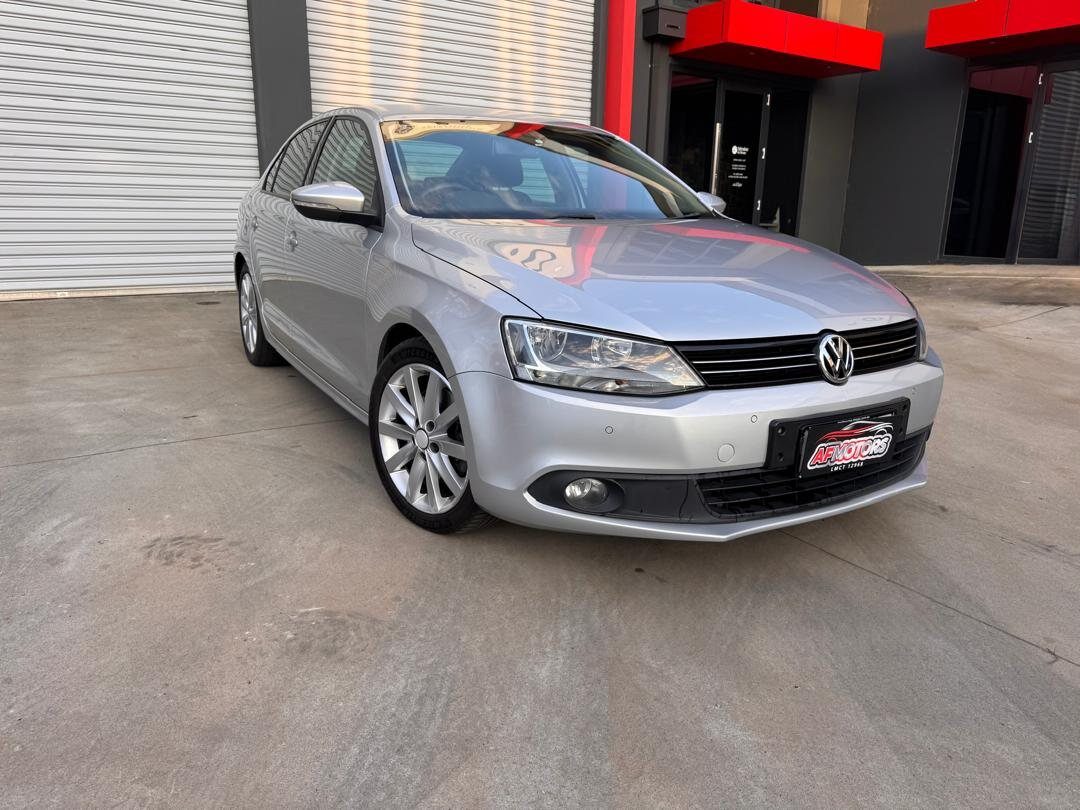 2011 Volkswagen Beetle, Jetta A6 Sedan/Saloon Petrol Automatic silver for sale at Fathi co PTY LTD image 1