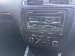 2011 Volkswagen Beetle, Jetta A6 Sedan/Saloon Petrol Automatic silver for sale at Fathi co PTY LTD image 15