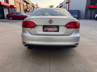 2011 Volkswagen Beetle, Jetta A6 Sedan/Saloon Petrol Automatic silver for sale at Fathi co PTY LTD image 4