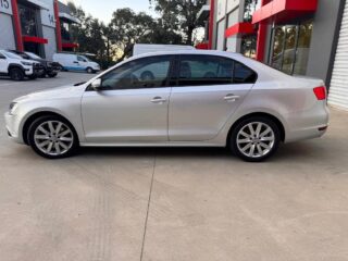 2011 Volkswagen Beetle, Jetta A6 Sedan/Saloon Petrol Automatic silver for sale at Fathi co PTY LTD image 6