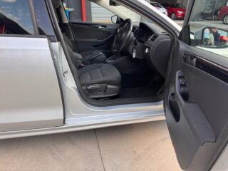 2011 Volkswagen Beetle, Jetta A6 Sedan/Saloon Petrol Automatic silver for sale at Fathi co PTY LTD image 9