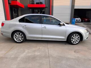2011 Volkswagen Beetle, Jetta A6 Sedan/Saloon Petrol Automatic silver for sale at Fathi co PTY LTD image 2