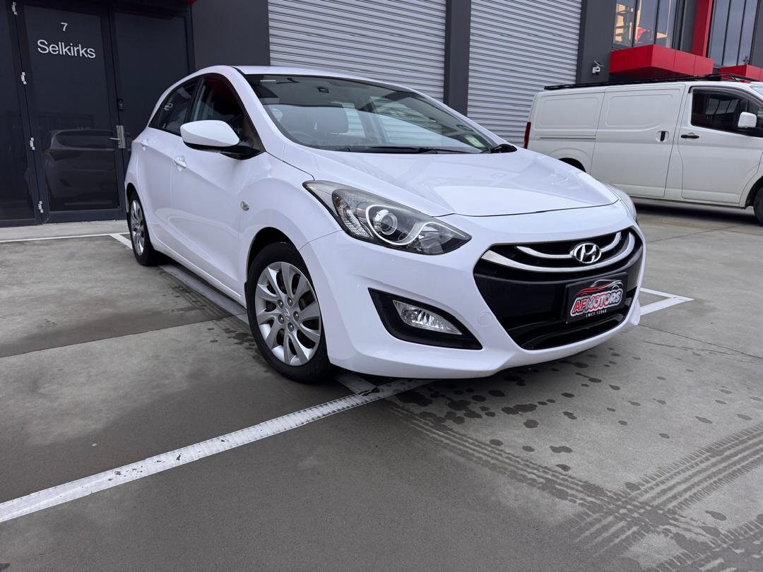 2014 Hyundai i30 i30 II Hatchback/Liftback/Notchback Petrol Automatic white for sale at Fathi co PTY LTD image 1