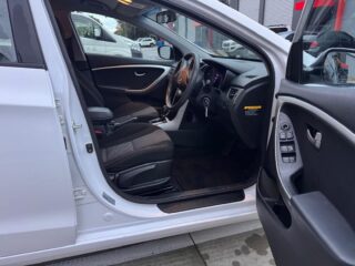 2014 Hyundai i30 i30 II Hatchback/Liftback/Notchback Petrol Automatic white for sale at Fathi co PTY LTD image 9
