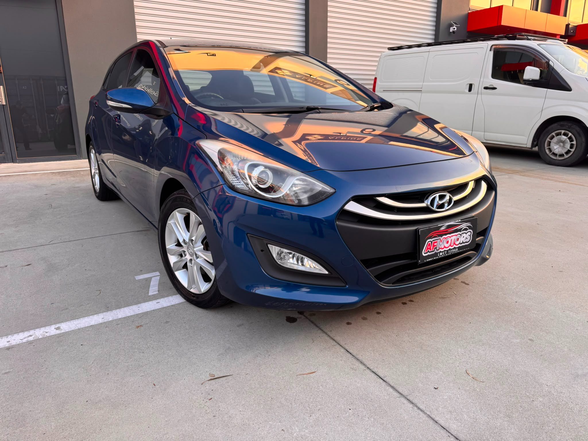 2014 Hyundai i30 se Hatchback/Liftback/Notchback Petrol Automatic blue for sale at Fathi co PTY LTD image 1
