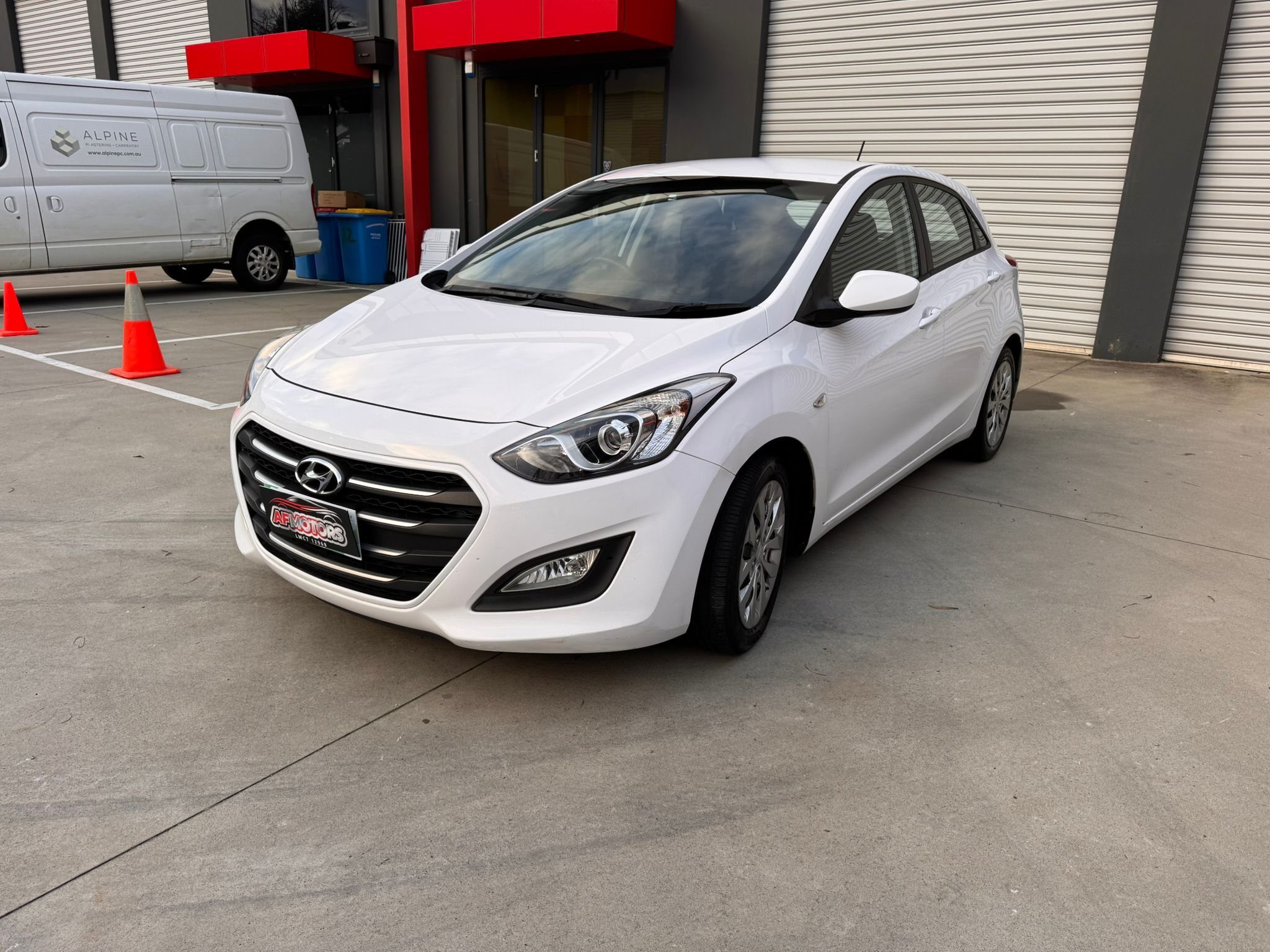 2015 Hyundai i30 Hatchback/Liftback/Notchback Petrol Automatic white for sale at Fathi co PTY LTD image 1