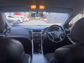 2011 Hyundai Sonata, i45 GLS GLS(Middle grade) Sedan/Saloon Petrol Automatic red for sale at Fathi co PTY LTD image 15