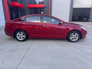 2011 Hyundai Sonata, i45 GLS GLS(Middle grade) Sedan/Saloon Petrol Automatic red for sale at Fathi co PTY LTD image 7