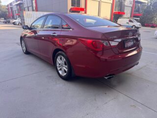 2011 Hyundai Sonata, i45 GLS GLS(Middle grade) Sedan/Saloon Petrol Automatic red for sale at Fathi co PTY LTD image 4