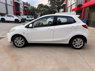 2007 Mazda 2 2 II (DE) Hatchback/Liftback/Notchback Petrol Manual white for sale at Fathi co PTY LTD image 6