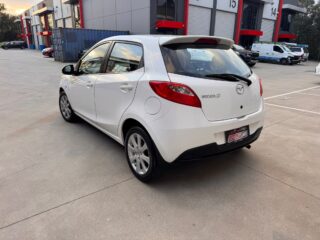 2007 Mazda 2 2 II (DE) Hatchback/Liftback/Notchback Petrol Manual white for sale at Fathi co PTY LTD image 5