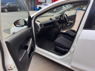 2007 Mazda 2 2 II (DE) Hatchback/Liftback/Notchback Petrol Manual white for sale at Fathi co PTY LTD image 14