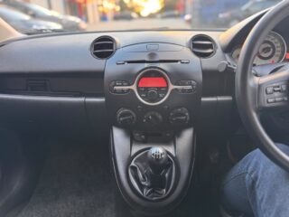 2007 Mazda 2 2 II (DE) Hatchback/Liftback/Notchback Petrol Manual white for sale at Fathi co PTY LTD image 17