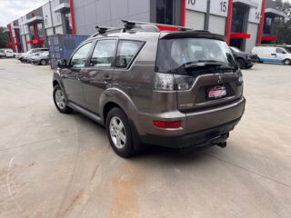 2010 Mitsubishi Outlander Outlander II Wagon Petrol Automatic brown for sale at Fathi co PTY LTD image 5