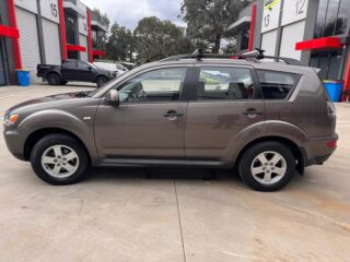2010 Mitsubishi Outlander Outlander II Wagon Petrol Automatic brown for sale at Fathi co PTY LTD image 6