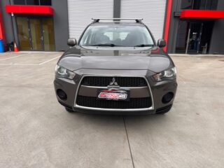 2010 Mitsubishi Outlander Outlander II Wagon Petrol Automatic brown for sale at Fathi co PTY LTD image 8
